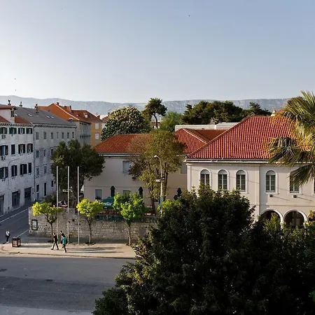 Πανσιόν Marta - Stone House In The Center - 4*