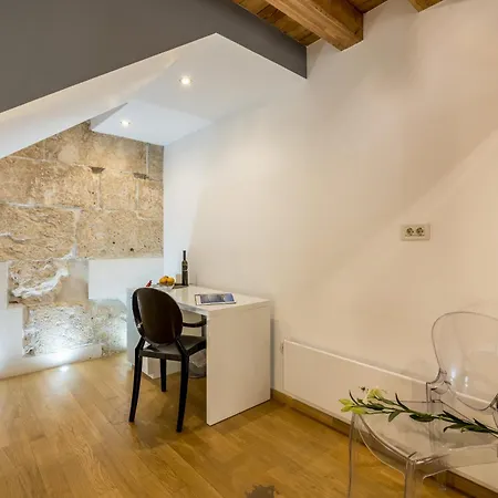 Guest house Marta - Stone House In The Center - Split