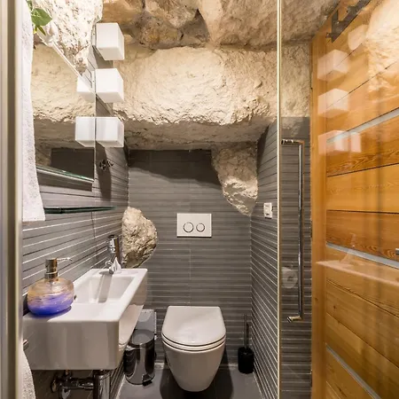 Marta - Stone House In The Center - 4* Split