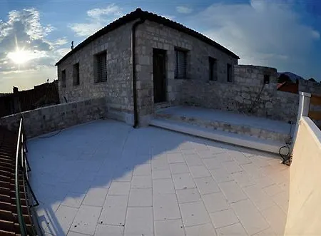 Marta - Stone House In The Center - 4*