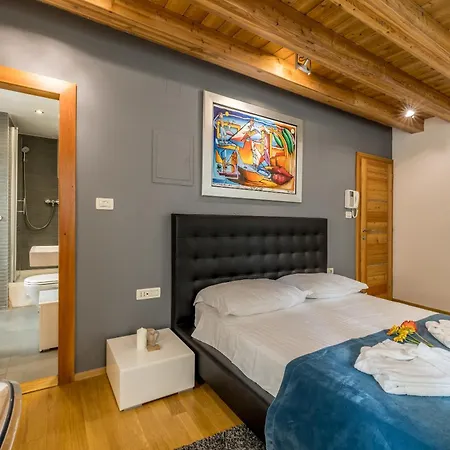 Marta - Stone House In The Center - Split