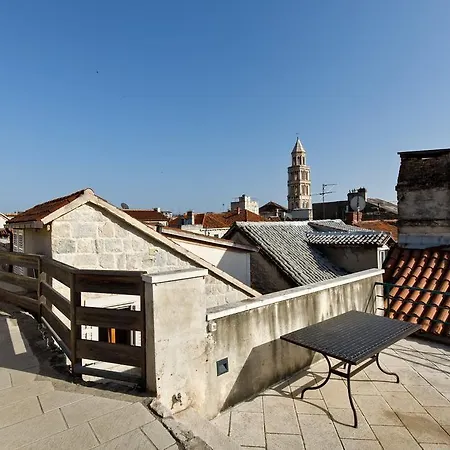 Marta - Stone House In The Center - Pensión 4*