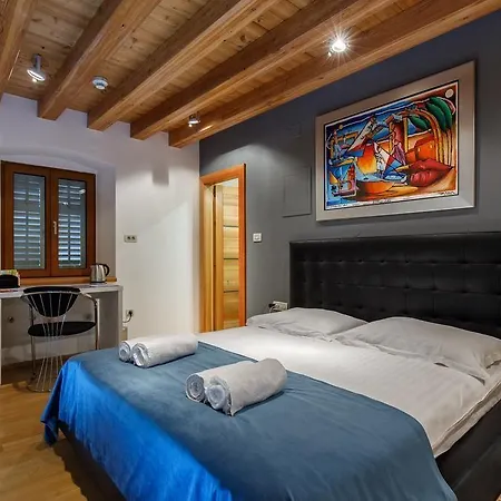 Marta - Stone House In The Center - Πανσιόν Σπλιτ