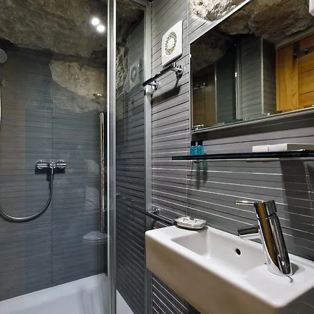 Pensión Marta - Stone House In The Center -