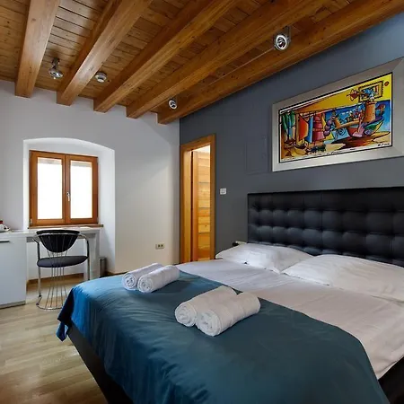 Marta - Stone House In The Center - Pensión Split