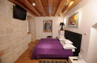 Marta - Stone House In The Center - Split