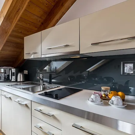 Marta - Stone House In The Center - 招待所