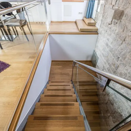 Marta - Stone House In The Center - 斯普利特