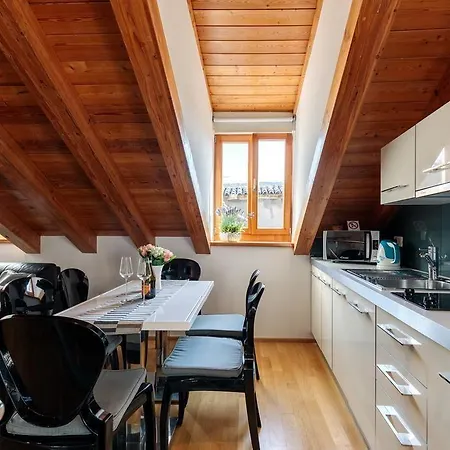 Marta - Stone House In The Center - 4*