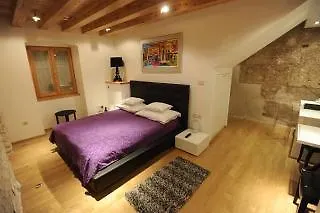 Πανσιόν Marta - Stone House In The Center - 4*